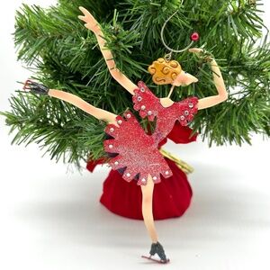 Marquis by Waterford Pretty Giddie Ice Skater Christmas Ornament 2004
